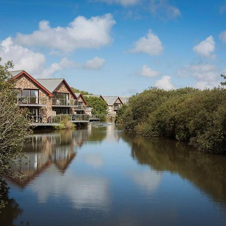 Kingfisher Hot Tub & Log Burner House On Premium Lakeside With Resort Facilities St Columb Major Dış mekan fotoğraf