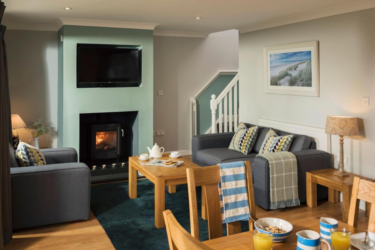 Kingfisher Hot Tub & Log Burner House On Premium Lakeside With Resort Facilities St Columb Major Dış mekan fotoğraf