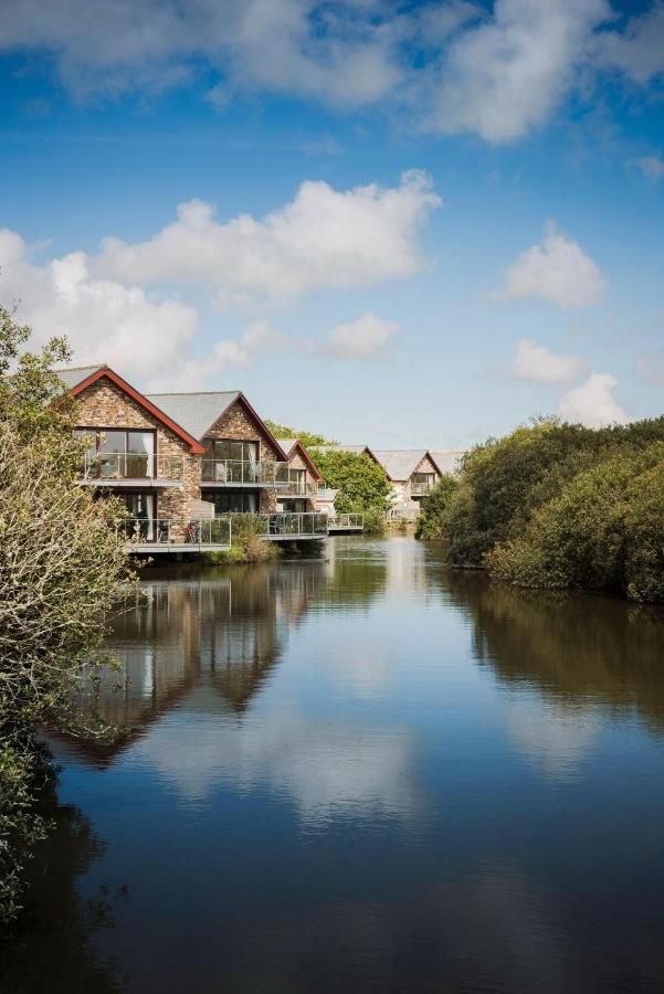 Kingfisher Hot Tub & Log Burner House On Premium Lakeside With Resort Facilities St Columb Major Dış mekan fotoğraf